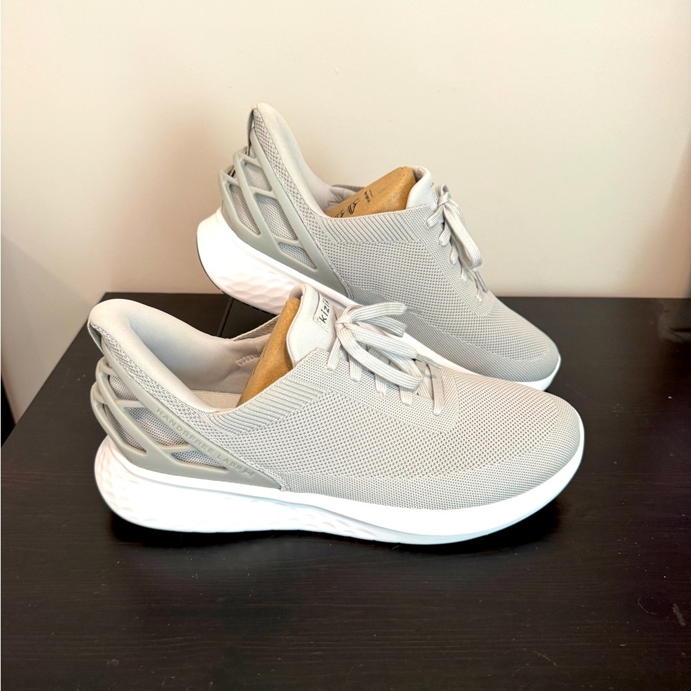 NIB Kizik Athens Hands-Free Sneakers Slate Grey. Mens 12 Wide / Womens 13.5 Wide